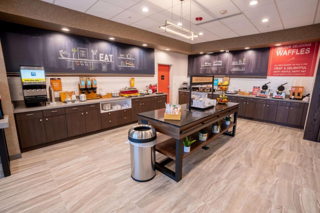 Hampton Inn By Hilton Huntley Chicago Екстериор снимка