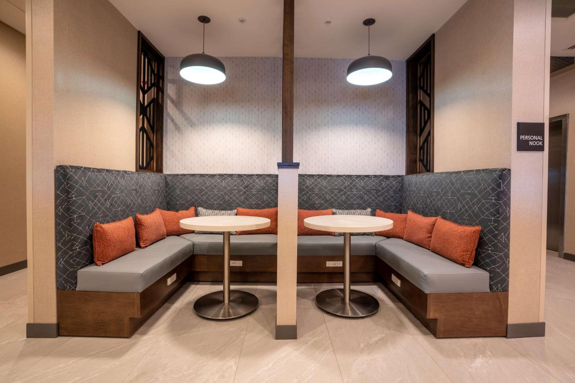 Hampton Inn By Hilton Huntley Chicago Екстериор снимка