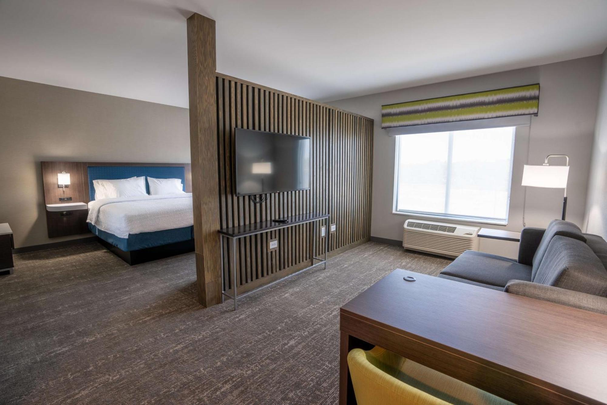 Hampton Inn By Hilton Huntley Chicago Екстериор снимка